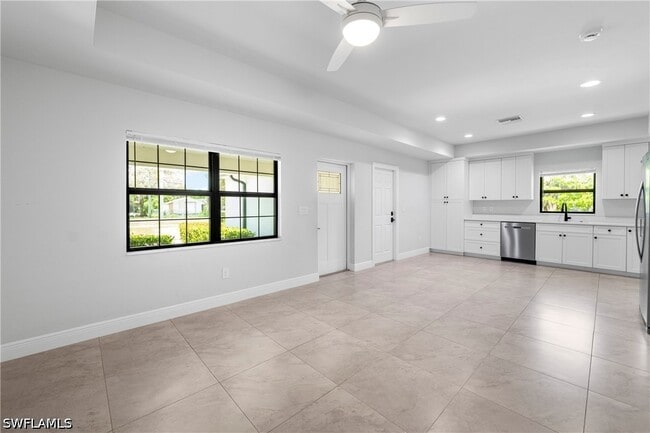 Photo - 11251 Dean St