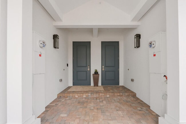 Photo - 120 Water Pointe Pl