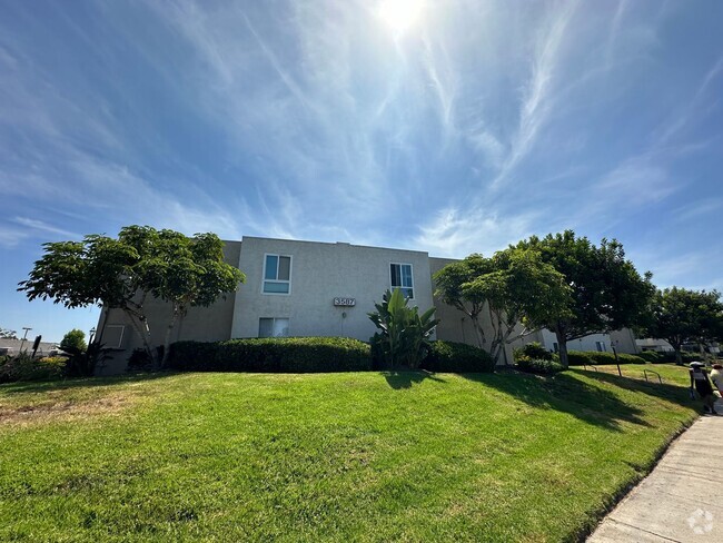 Building Photo - Best upstairs 3BD/2BA unit in the complex ... Rental