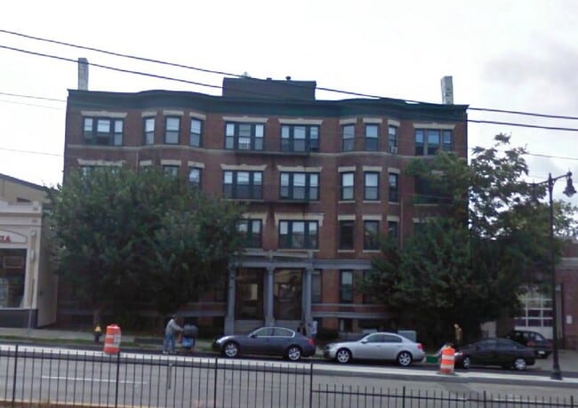 Photo - 1680 Commonwealth Ave Unidad 3
