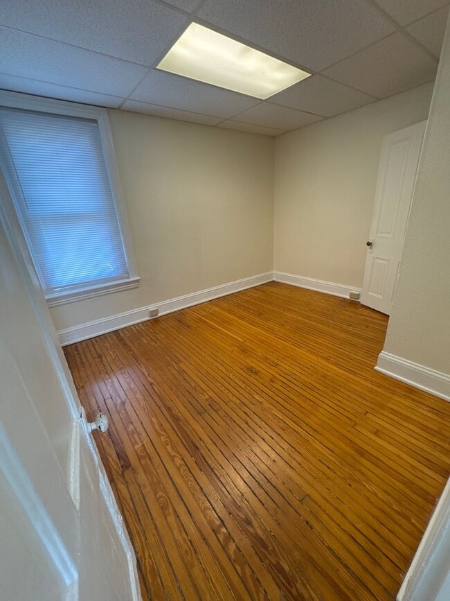 326 E Broad St Unit 326 E Broad St 2nd Floor Rear