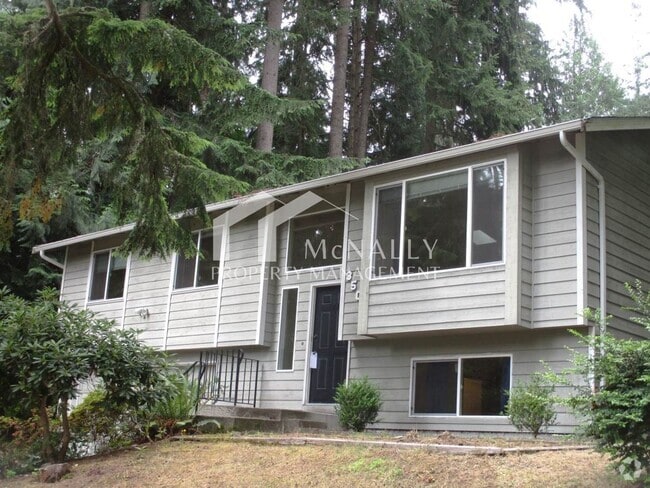 Building Photo - Split Level 3 Bedroom 2.25 Bath on Peacock... Rental