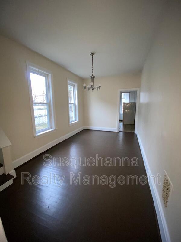 Photo - 337 S 15th St