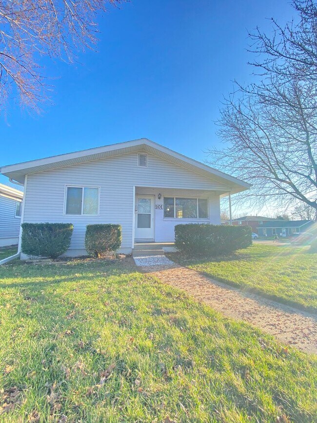 Photo - 4 bed 3 bath home with its own basement suite