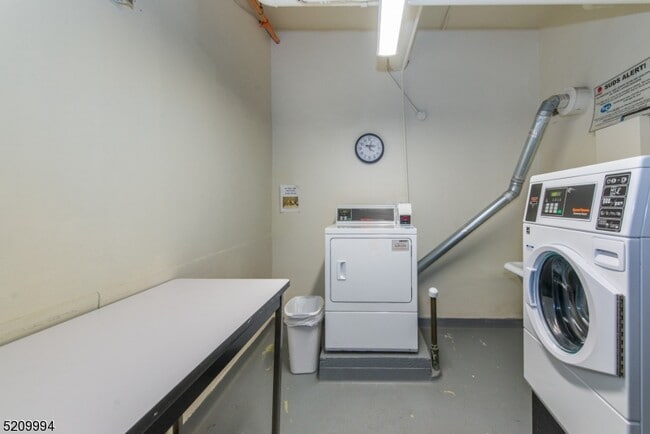 Photo - 465 Valley St Unit 3M