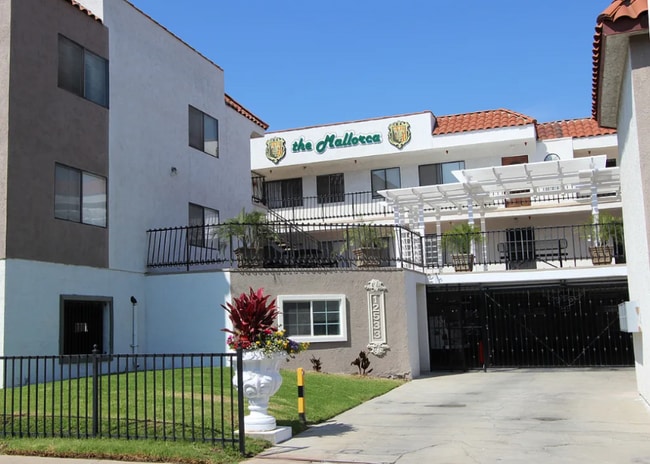 Building Photo - 12533 Kornblum Ave. Rental