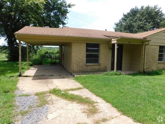 Building Photo - 1969 Dorchester Dr Rental