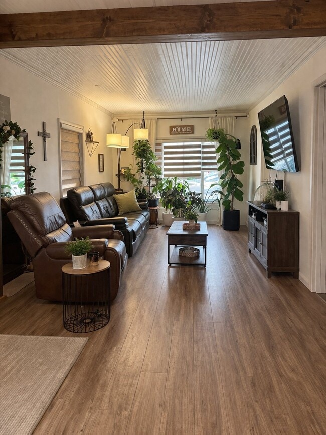 Photo - 3275 Wedgewood Ct SW