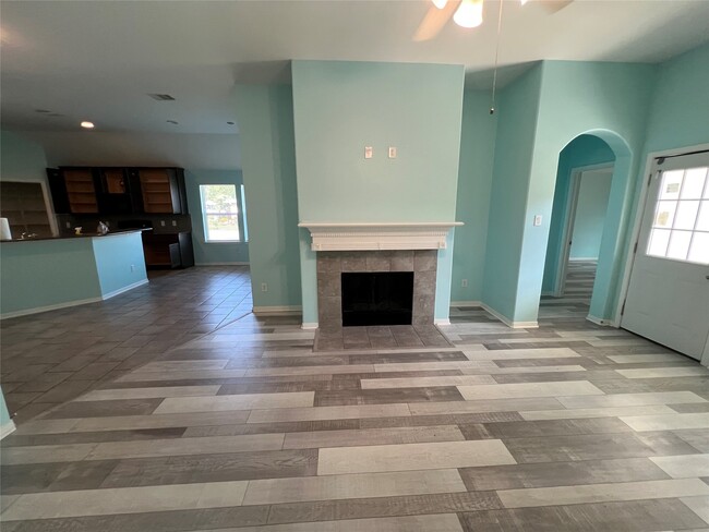Building Photo - 70 N Forrest Ave Rental