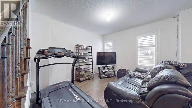 Photo - 7 Cornerside Way