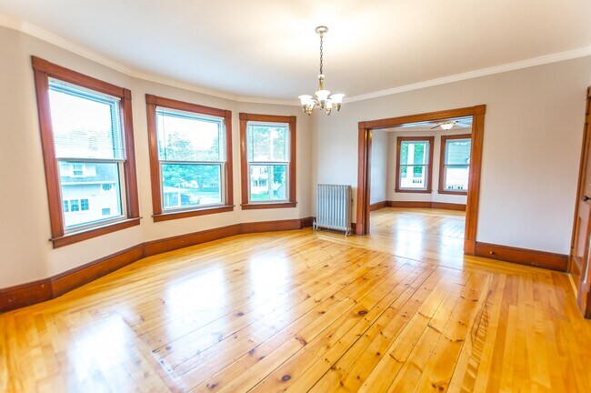 Photo - 105 Ray St Unit 1