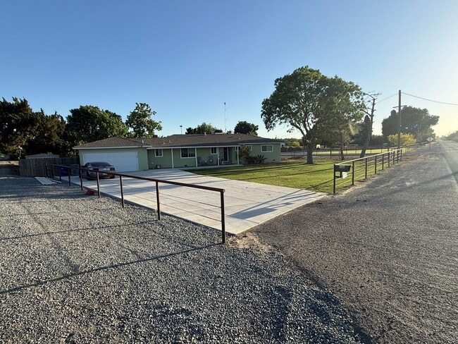 Building Photo - 16095 Idaho Ave