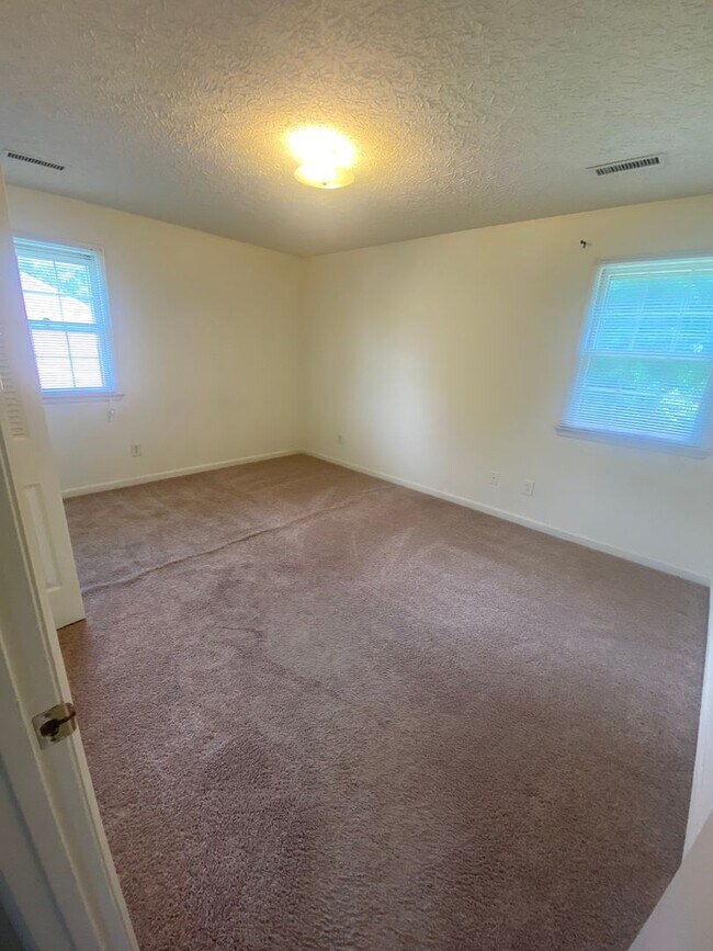 Photo - Two Bedroom apartment, with Deck, off of Timberlake, and close to 460 Unit 6
