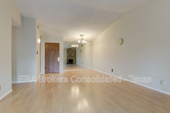 Photo - 4119 Castlewood Unit 304 F