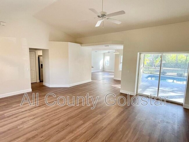 Photo - 2485 Traverse Ave