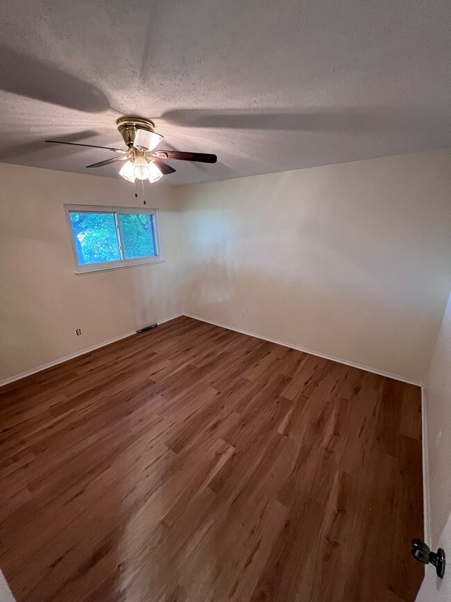 2015 Shelly Dr