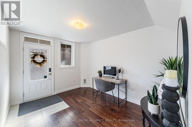 Photo - 1169 Garner Rd E