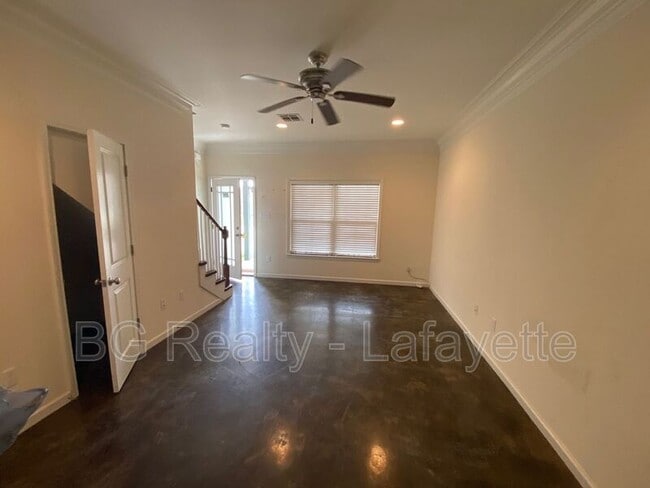 Photo - 208 Caudill Dr