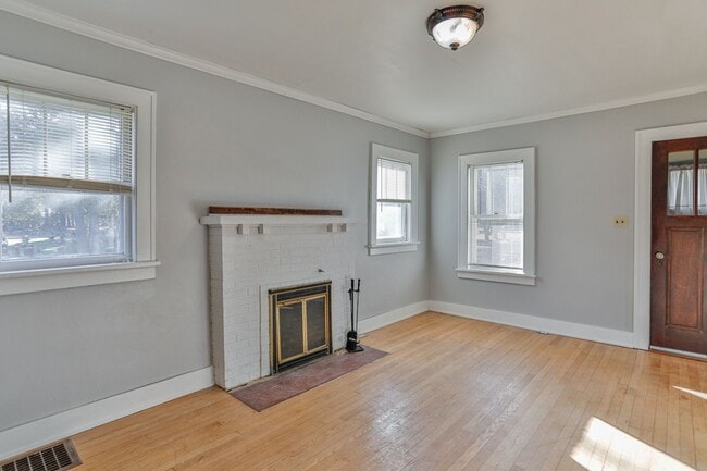 Photo - 2 Bed 1.5 Bath Single Family Home With Large Upper Loft Area in Wausau