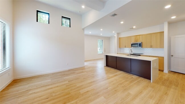 Photo - 2517 Appian Wy Unit B