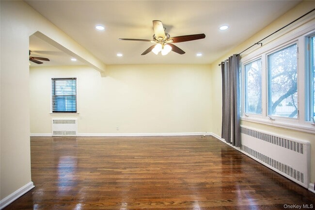 Photo - 193 Nassau Blvd