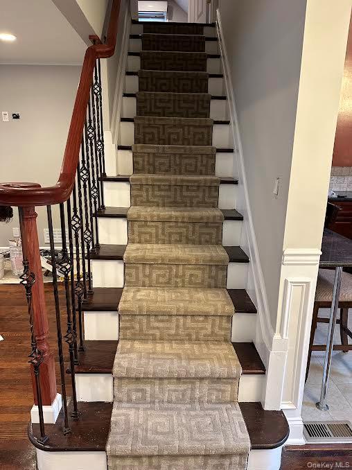 Photo - 258 N Suffolk Ave