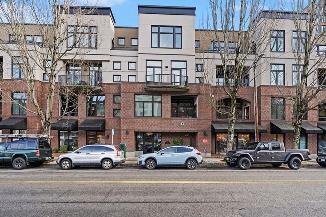 Building Photo - 618 NW 12th Ave Unit HC305