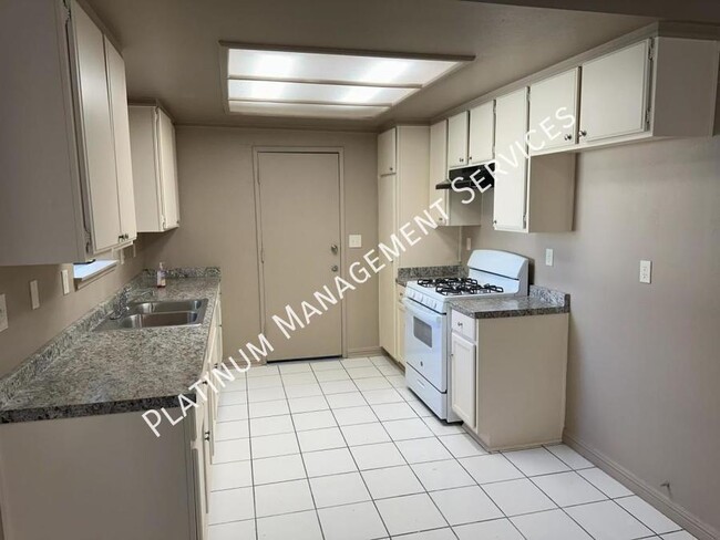 Photo - 37609 15th St E