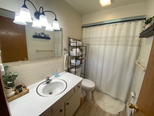 Photo - 968 Grove St