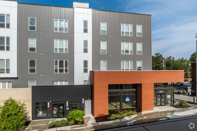 Building Photo - The Belleview - Student Friendly Housing