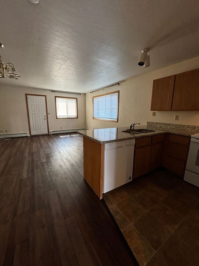 Photo - 111 Tyler Way Unit C