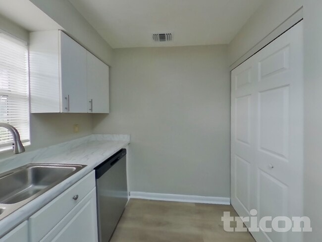 Photo - 1332 W Hartley Cir