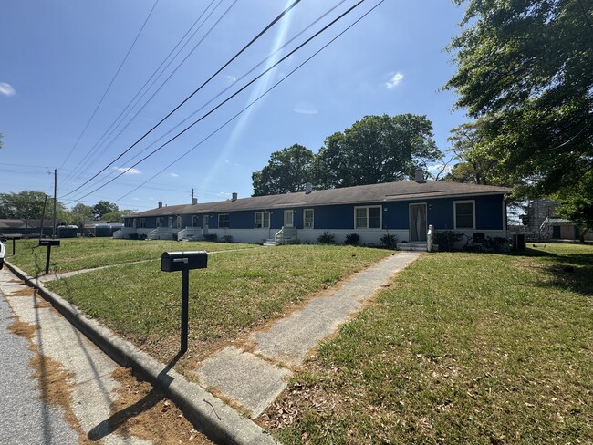 Photo - 2101 Montclair Ave