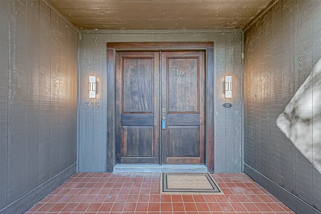 Photo - 316 Litchfield Ln