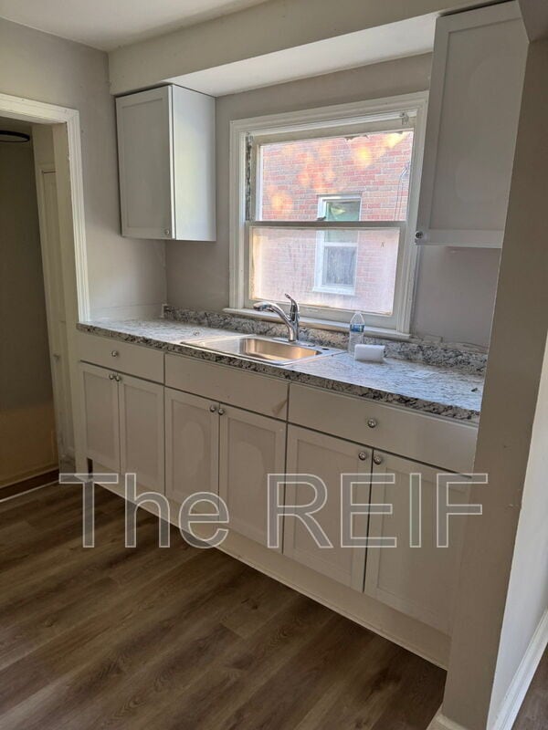 Building Photo - 13137 Elmdale St