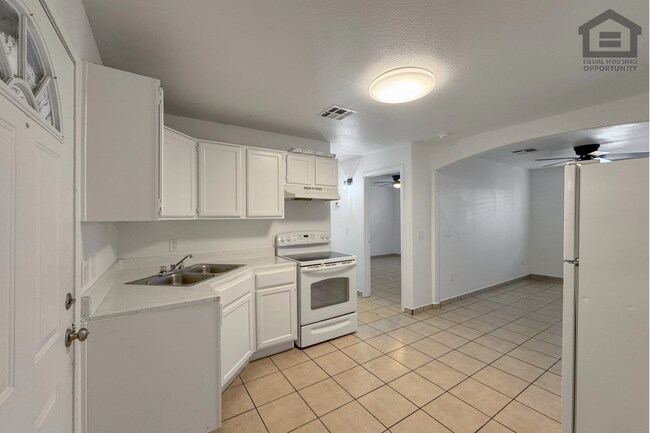 Building Photo - 1023 E Old Southern Ave Unit 1023#B-1