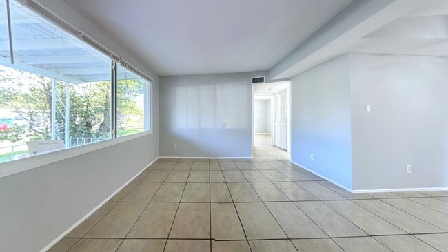 Photo - 10548 112th Ave