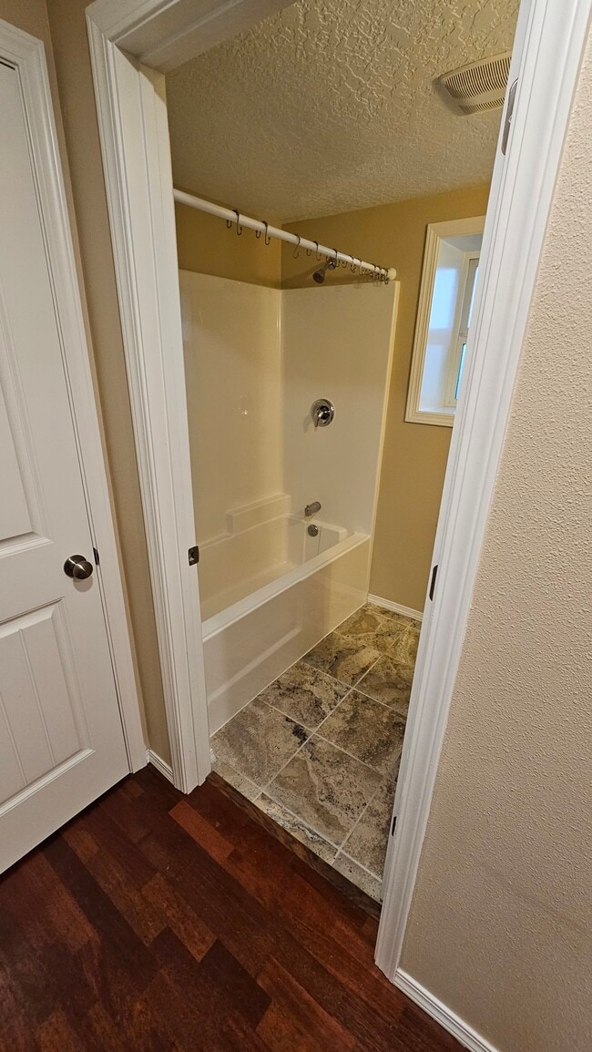 3839 W Prairie Ave Unit 2 bed 2 bath Apartment Hayden w/storage