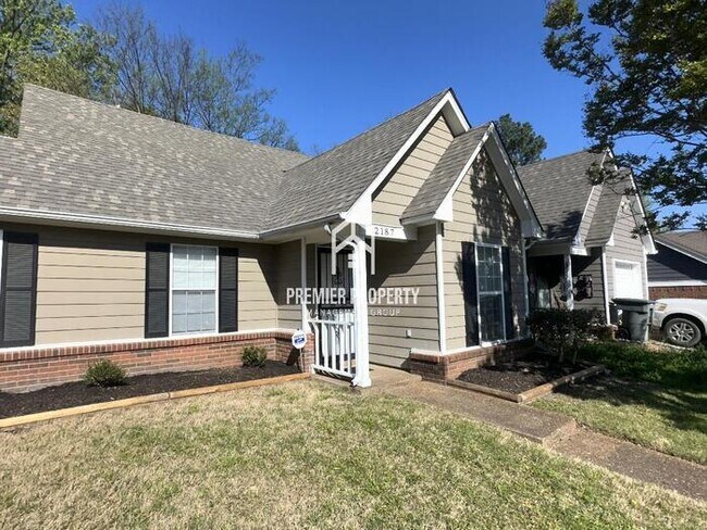 Photo - 2187 Curbertson Cove