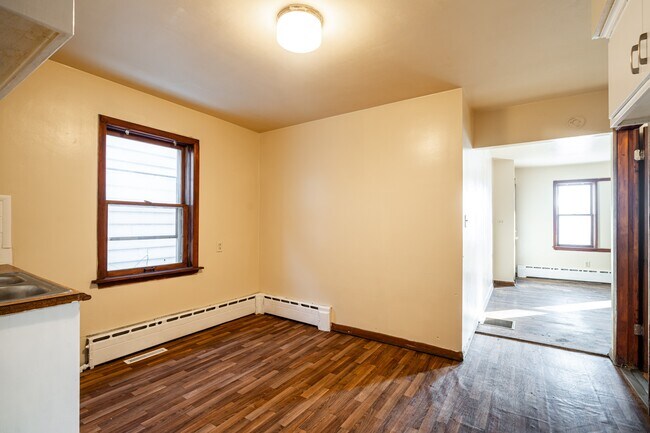 2365 S 7th St Unidad Lower Front