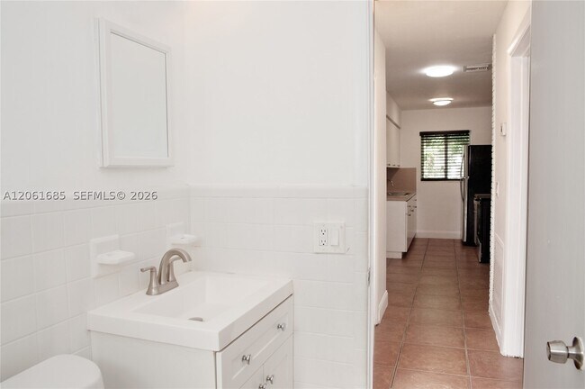 Photo - 304 SE 9th St Unit 6