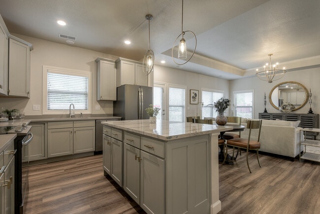 Photo - 9710 Montclaire Dr