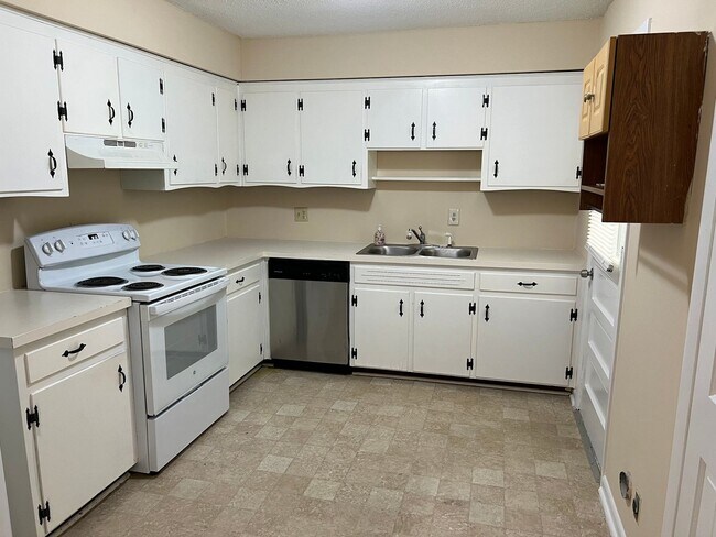 Photo - 717 Grove Ave