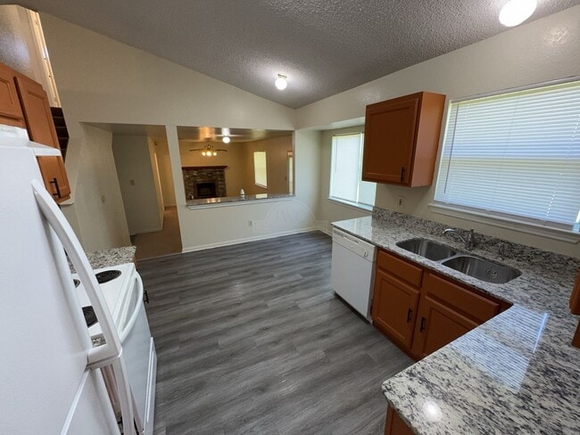 Photo - 3804 Water Oak Dr