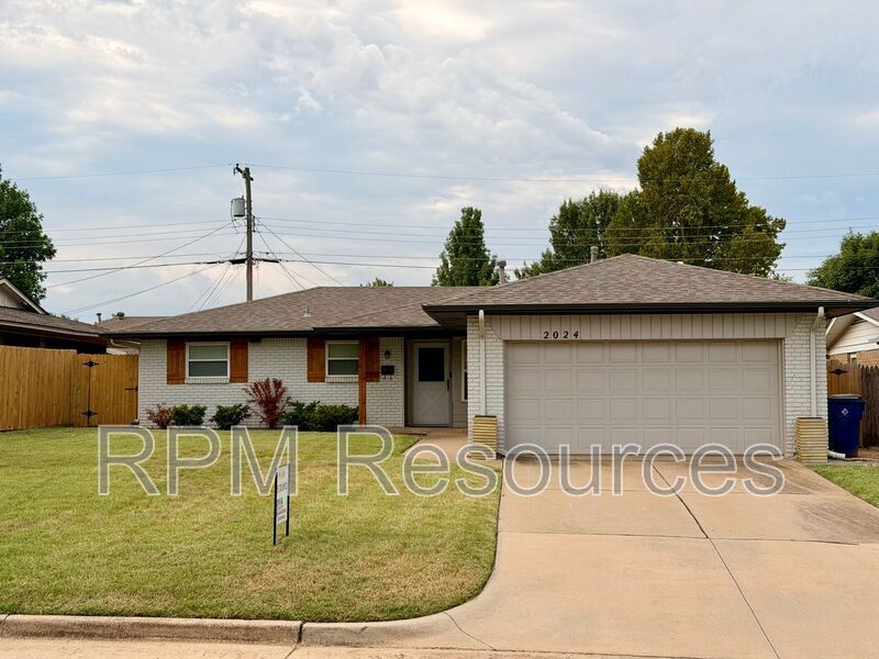 Photo - 2024 Plymouth Ln