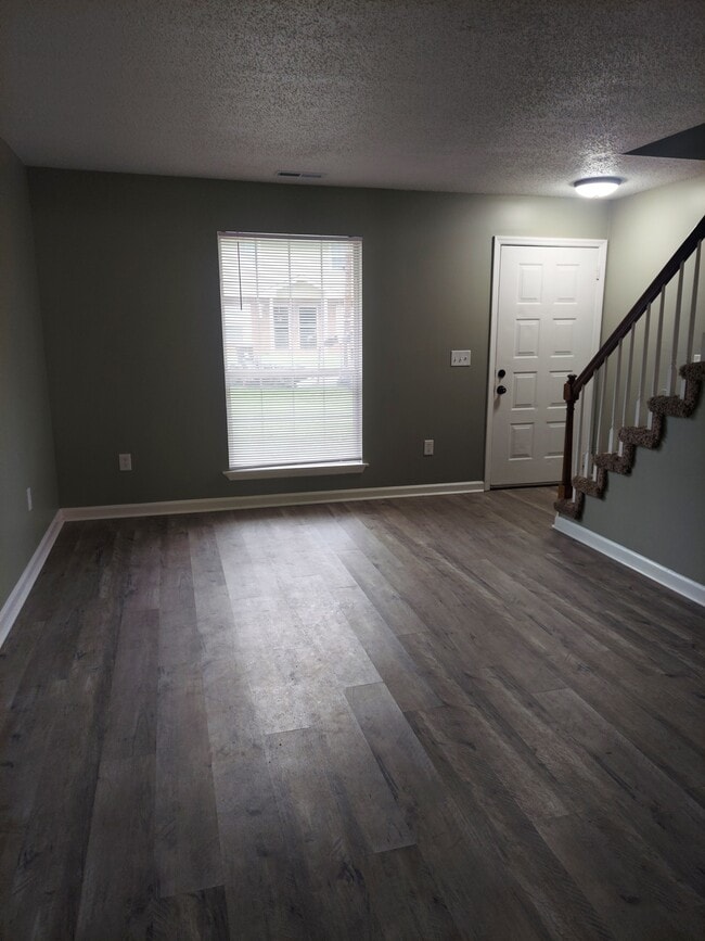 Living Room - 106 Bell St Unit B