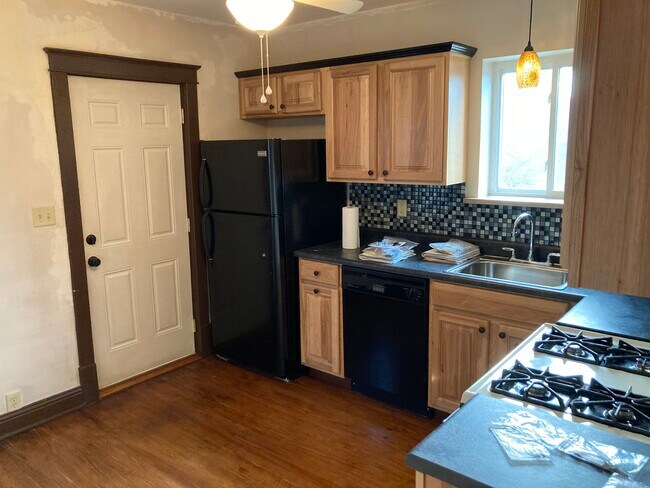 Puerta trasera - 98 Sandau Ave Unidad 98