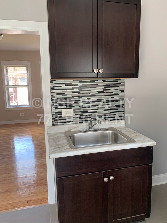 Photo - 4027 W Melrose St Unit 1N