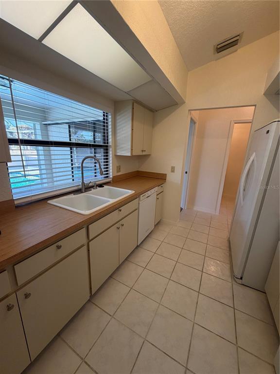 1612 Blue Lake Cir