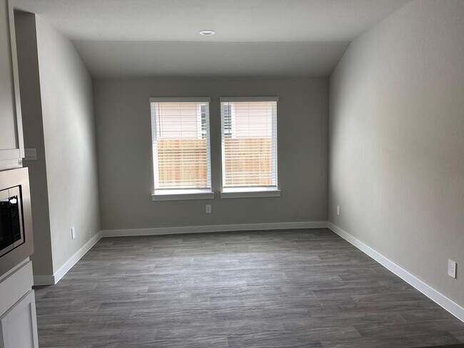 Photo - 2808 Gunnersbury Dr